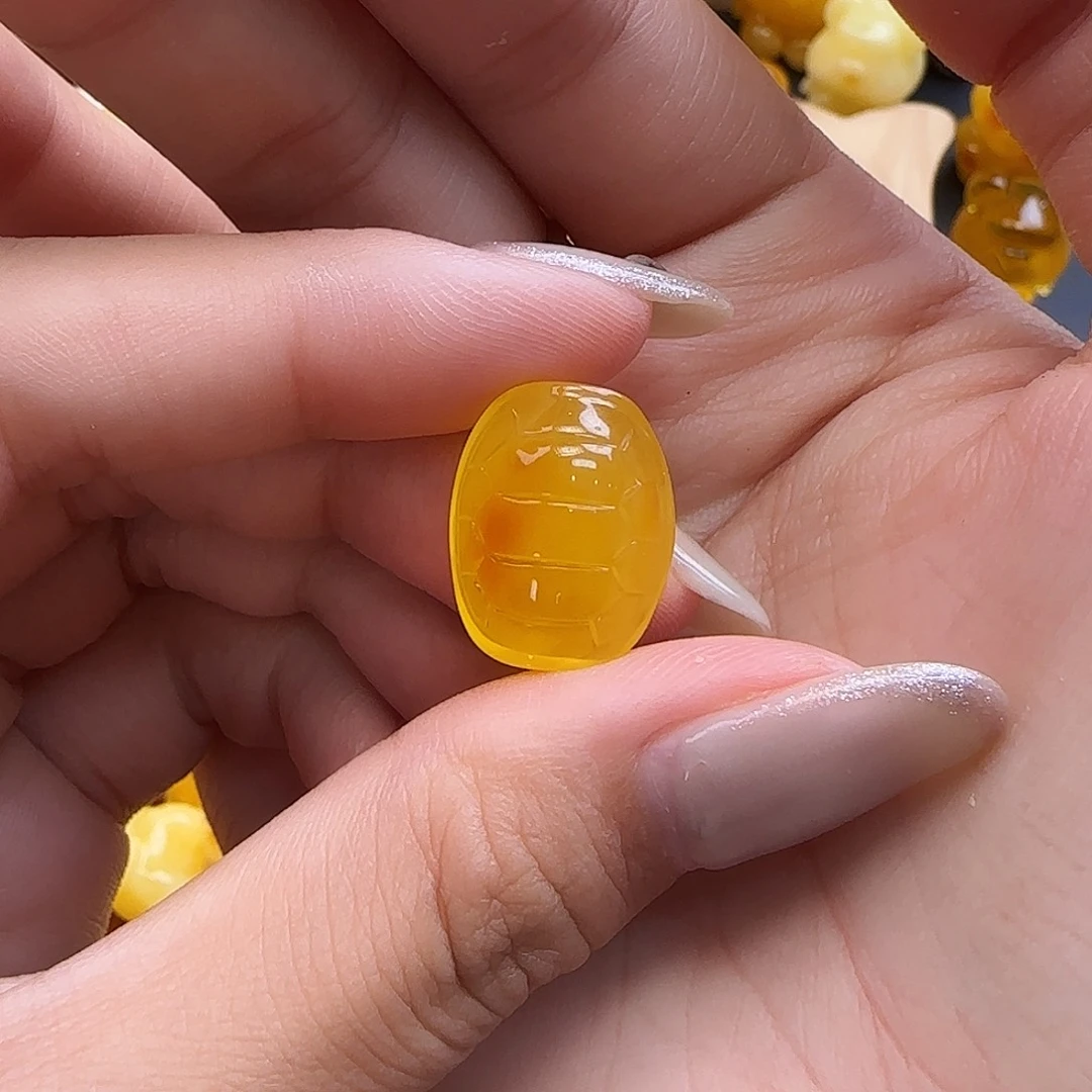 琥珀未镶嵌珠宝奇石军*蜜蜡