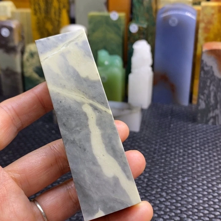 青田石猛**诗青田石印章石