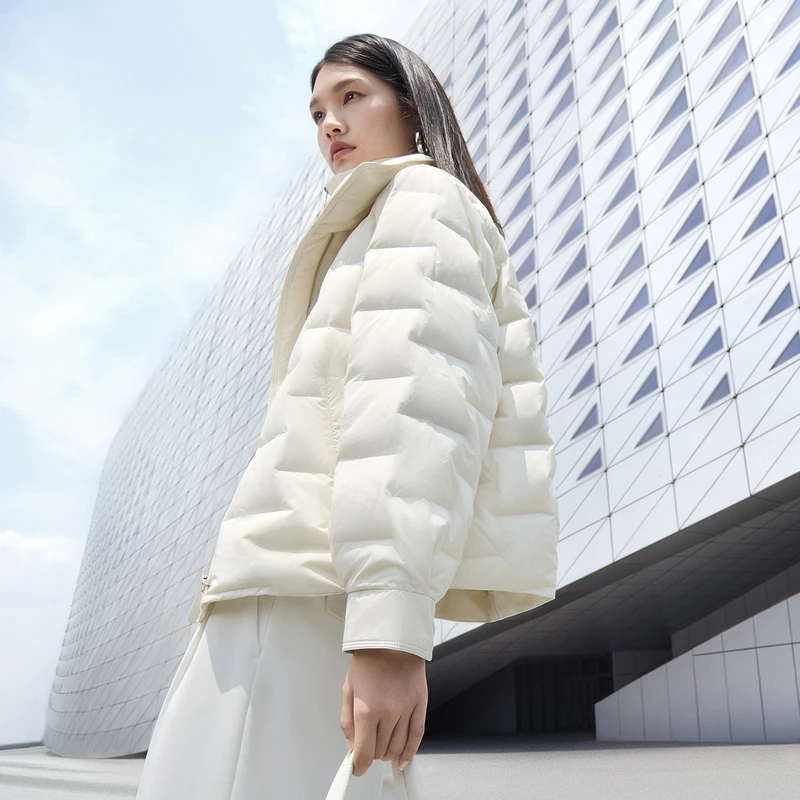 波司登90绒女短款经典商务外套高端轻薄保暖秋冬羽绒服