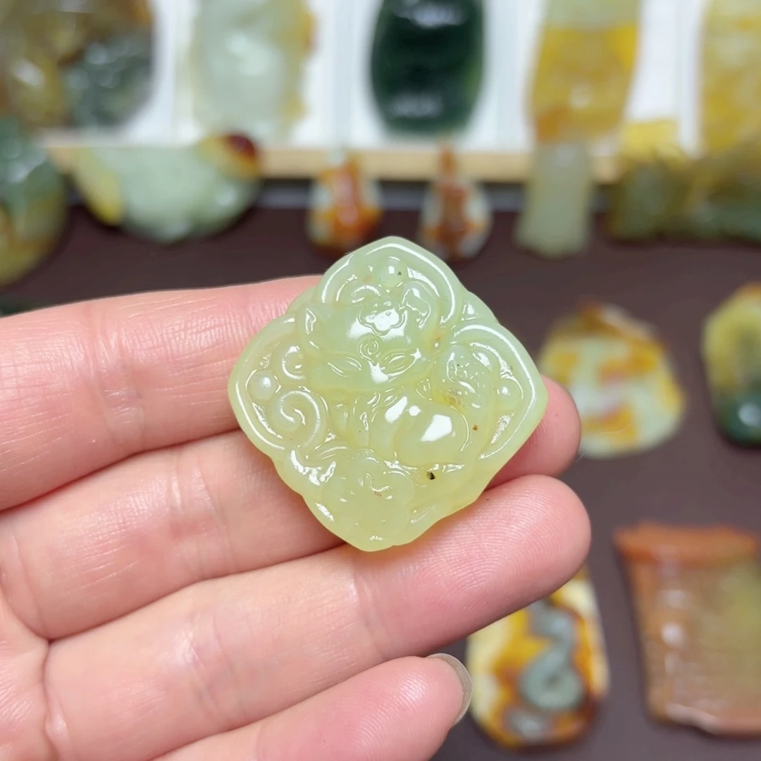 蛇纹石玉吊坠(不含链)未镶嵌