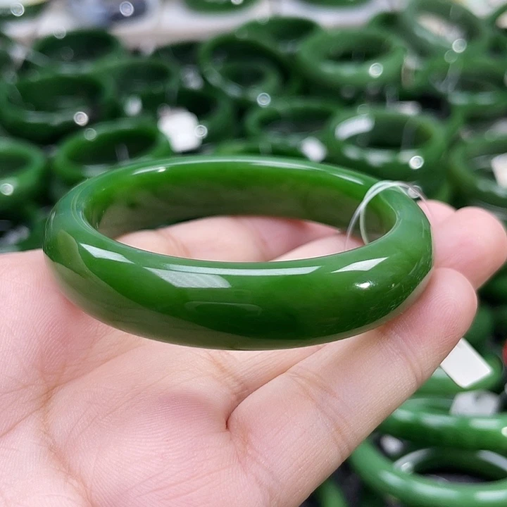 未镶嵌手镯和田玉（碧玉）