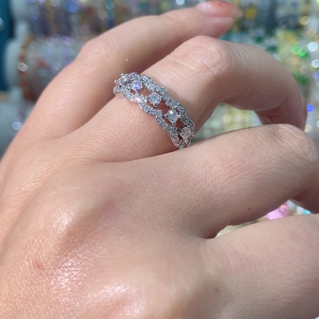 66锆石（处理）戒指