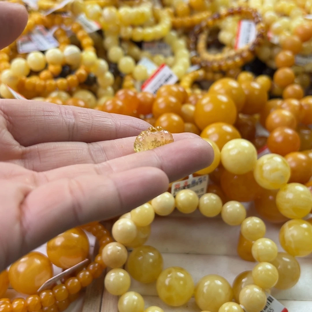 琥珀珠宝奇石未镶嵌