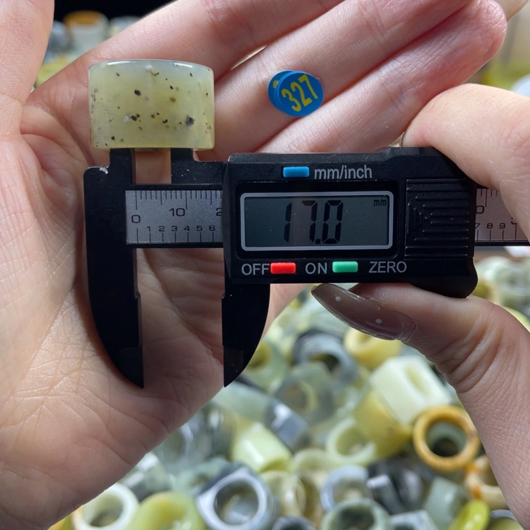 蛇纹石玉未镶嵌戒指