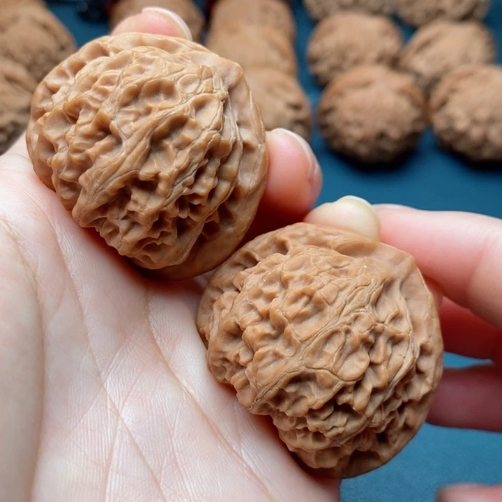 文玩核桃把件张*逗40宫灯