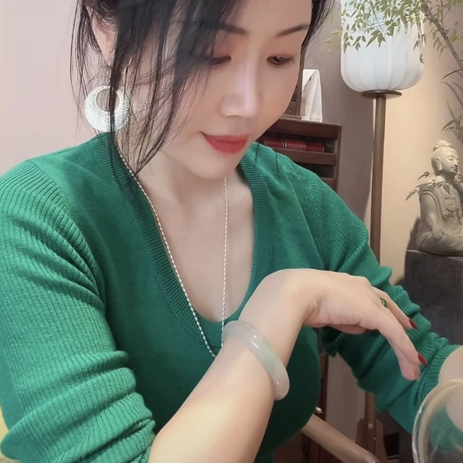 逢春  芳华设计新中式复古针织衫国风时尚百搭款气质绿色毛衫
