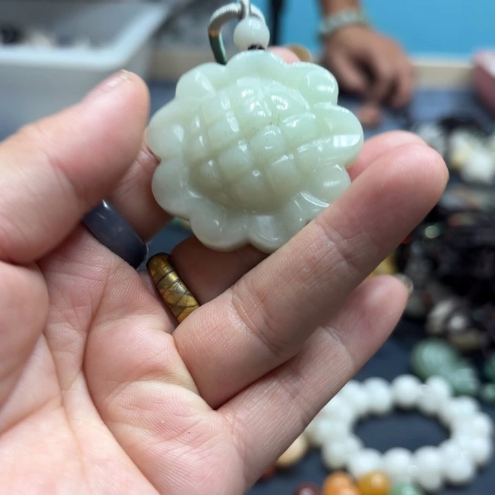 石英岩玉合金颈饰