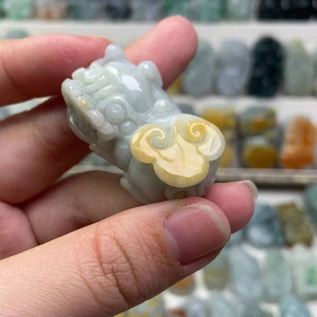 翡翠吊坠(赠链)未镶嵌