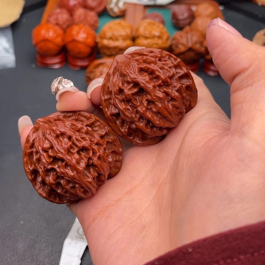 文玩核桃把件盘龙纹