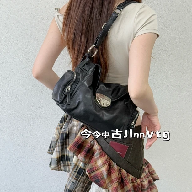 95新 Prada/普拉达 黑银双兜全皮猪鼻单肩包 118914