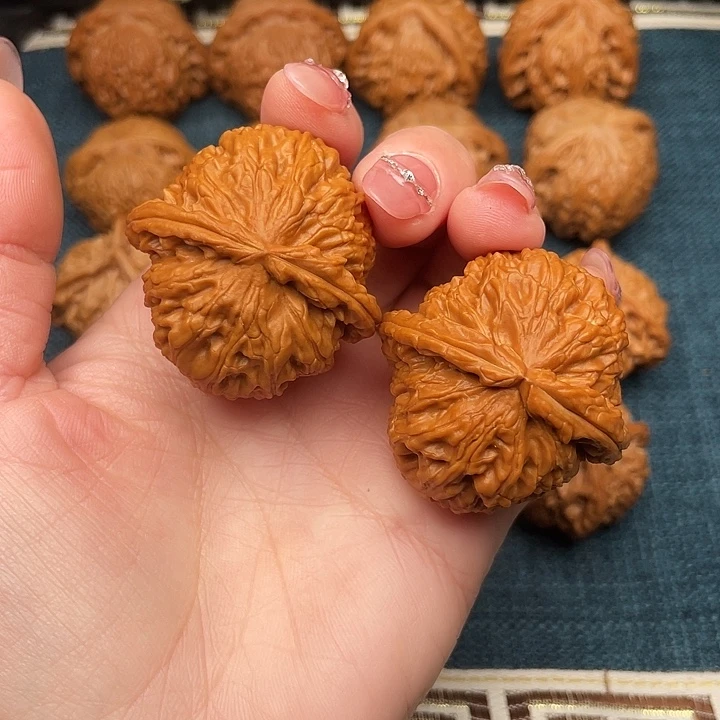 M***K文玩核桃把件全品白狮子40