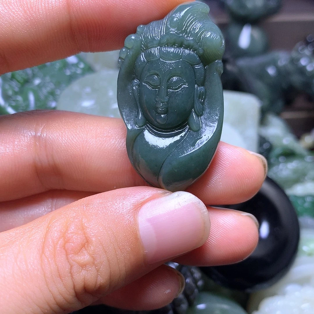 颈饰未镶嵌和田玉