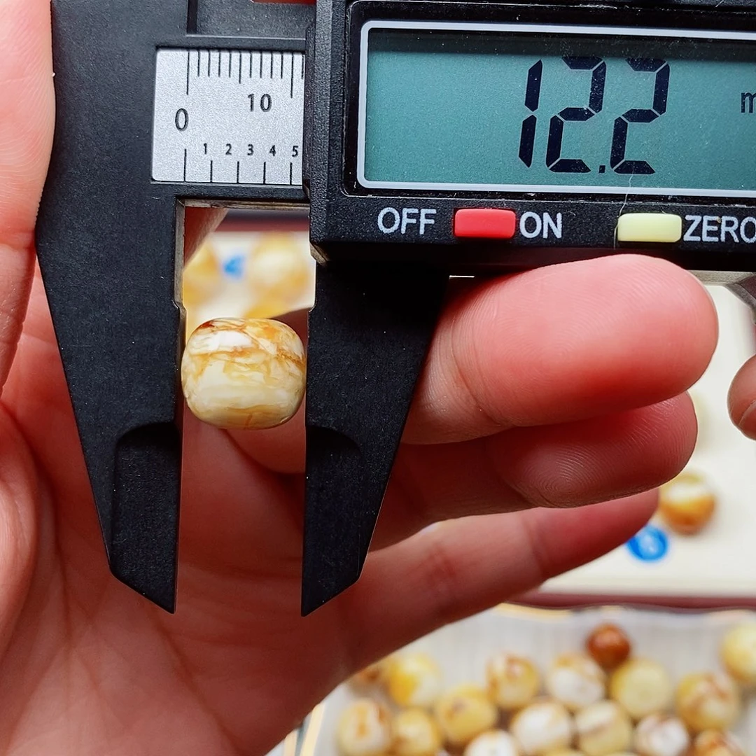 裸石琥珀未镶嵌蜜蜡