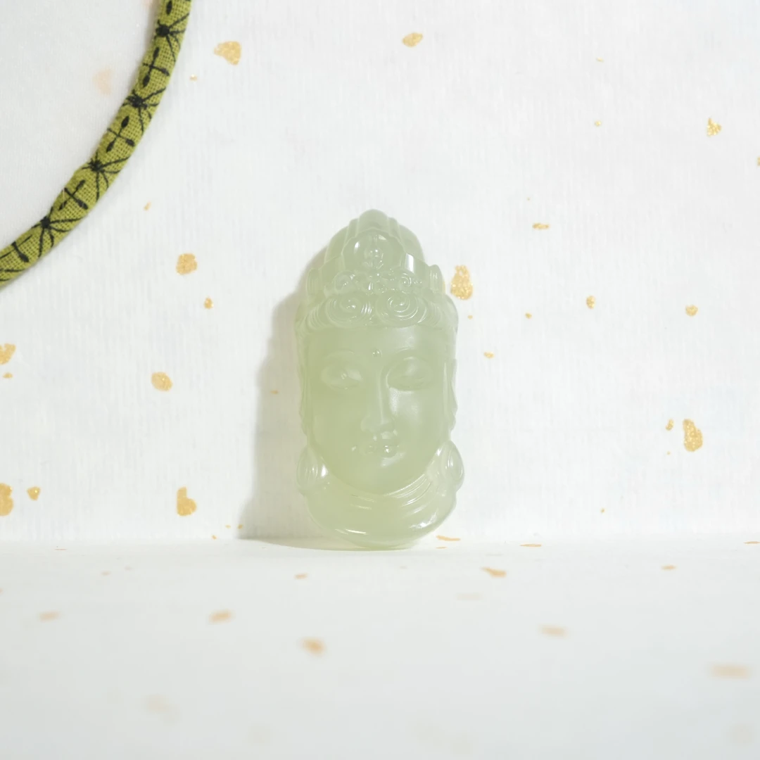 天然上等和田玉高冰晴水观音头吊坠挂坠天然玉石