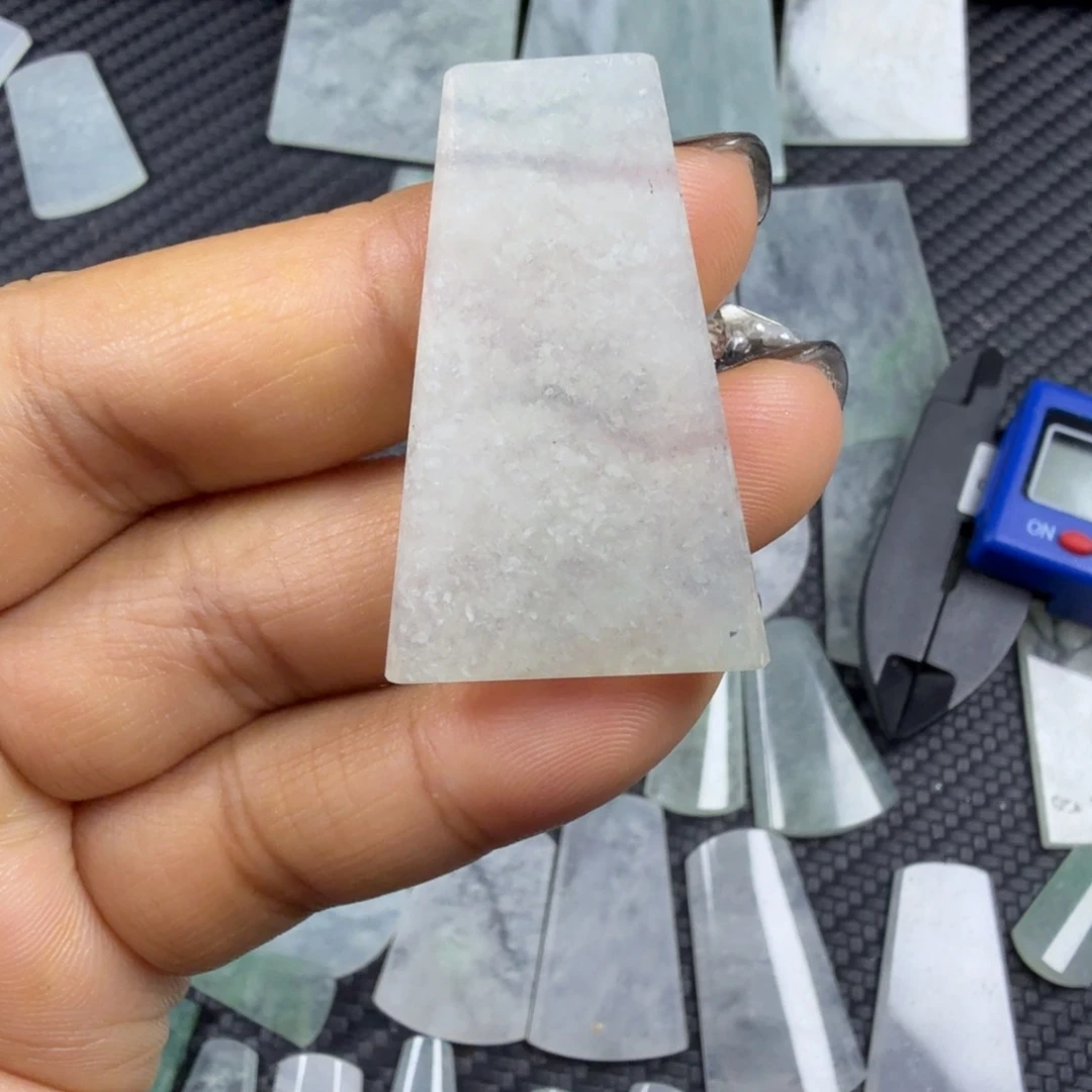 翡翠未镶嵌颈饰天然缅甸a货翡翠