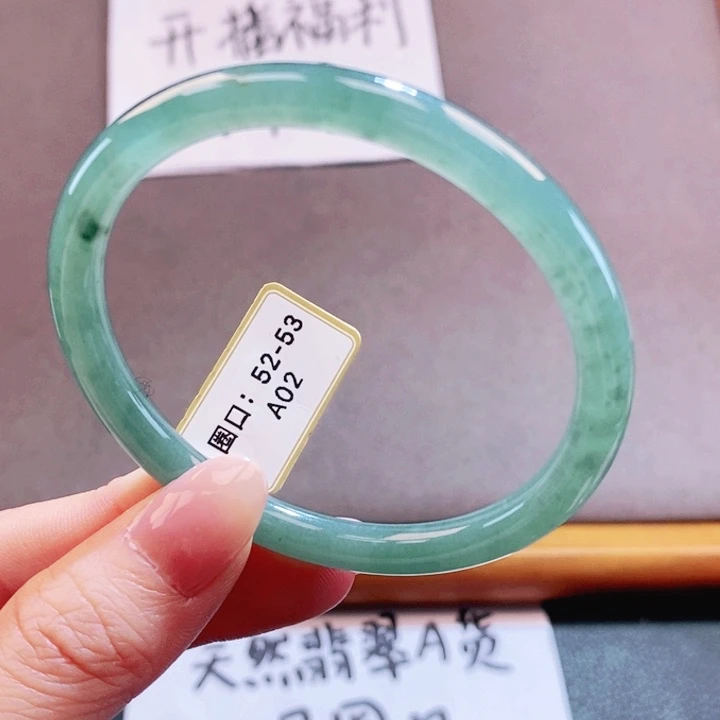 翡翠未镶嵌手镯翡翠手镯2