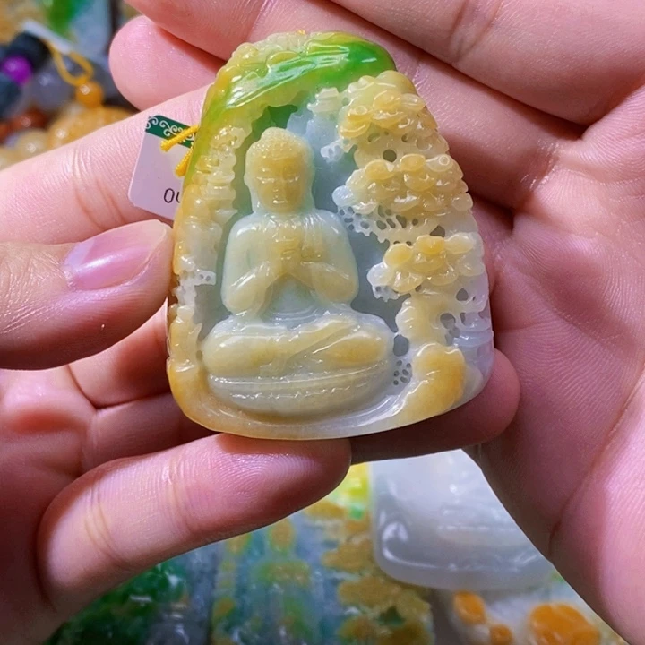 未镶嵌定制翡翠普*入翡翠山水阿弥