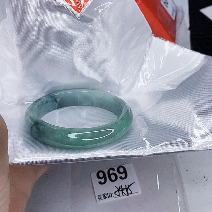 翡翠未镶嵌手镯一图一物实物为准（微瑕处理）