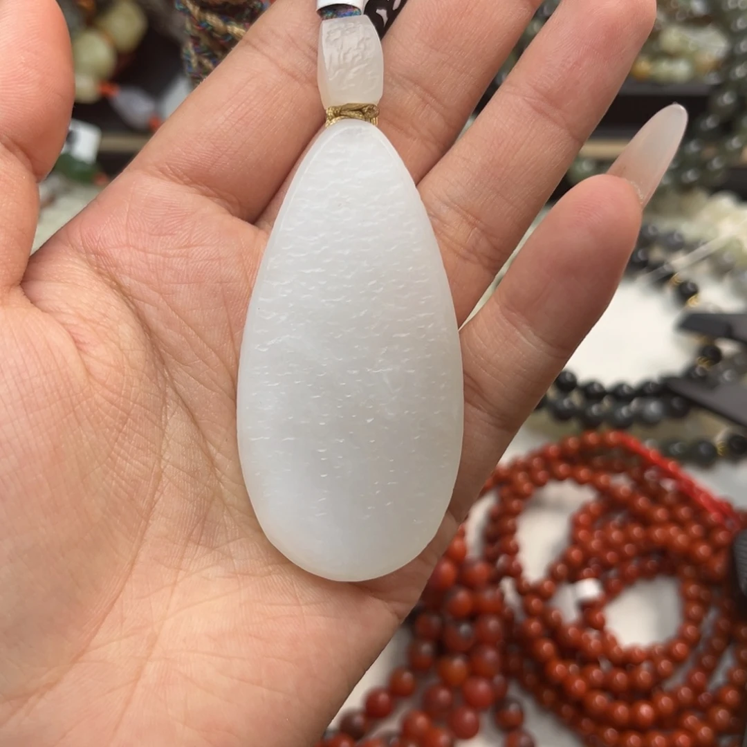 和田玉未镶嵌珠宝奇石