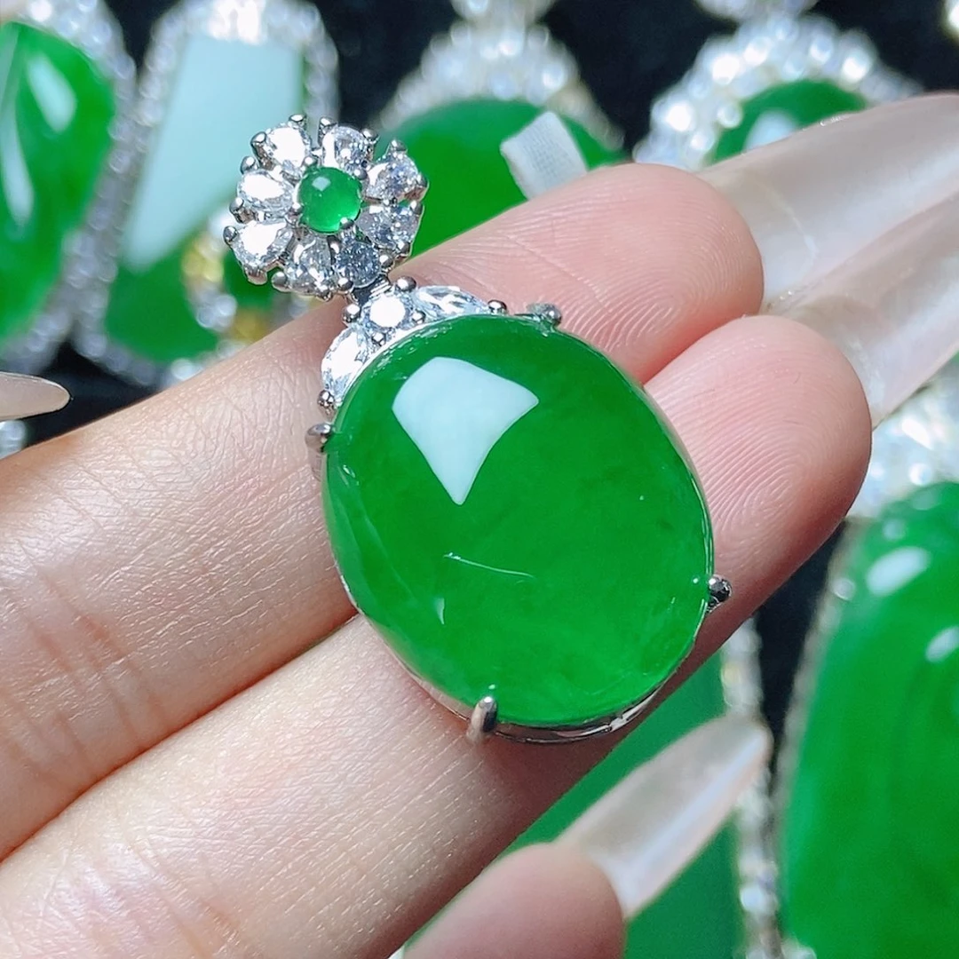 颈饰未镶嵌翡翠