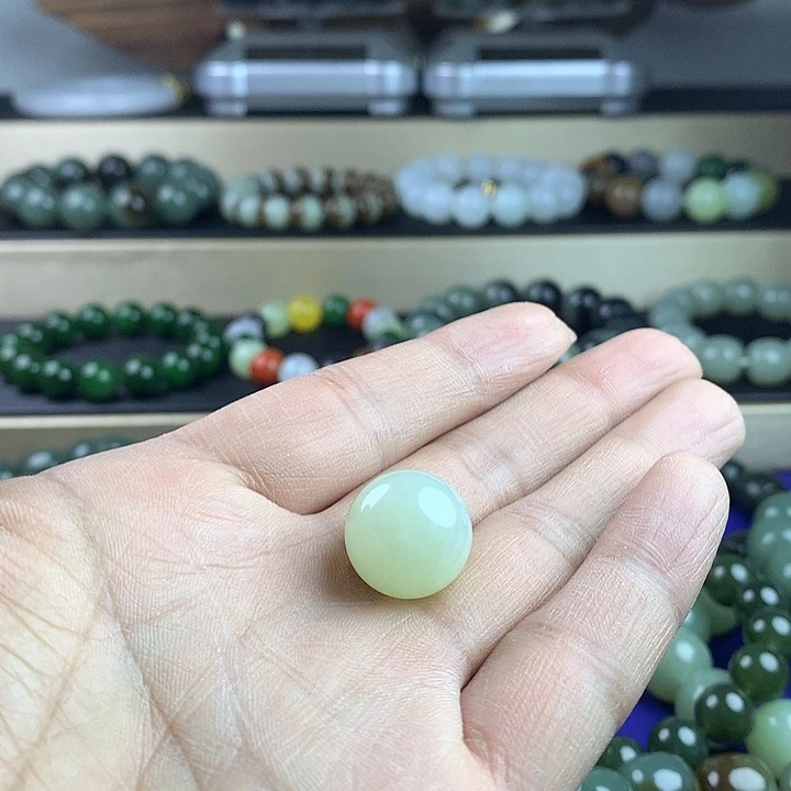 和田玉手串未镶嵌何**言