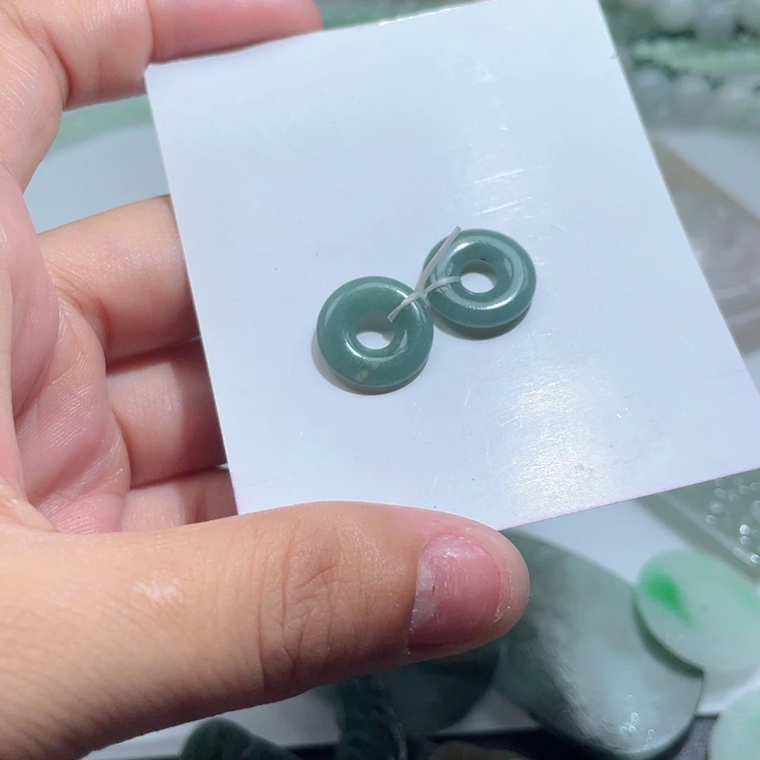 颈饰未镶嵌翡翠在
