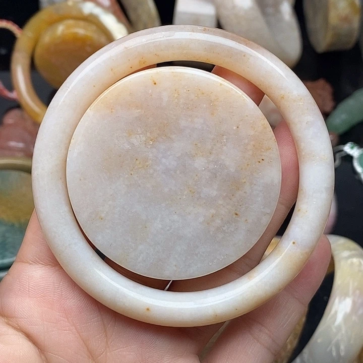 硅化玉未镶嵌颈饰