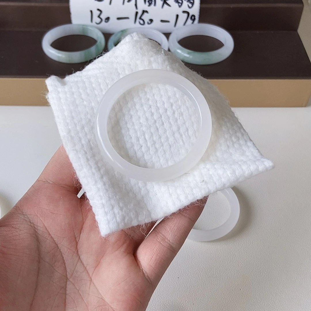 石英质玉手镯合金