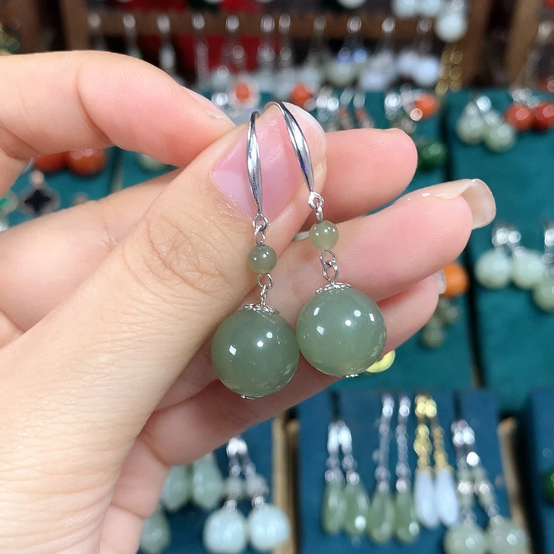 和田玉耳饰银S925镶嵌卡12mm左右晴水绿