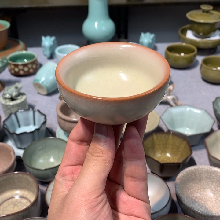 龙泉青瓷猪油冻茶碗