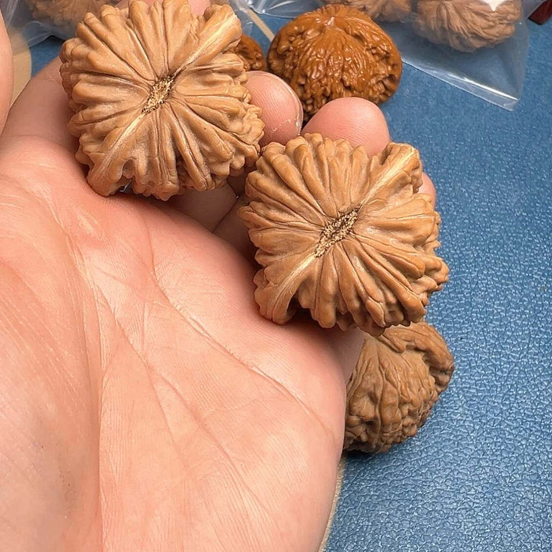 文玩核桃吊坠上**水42➕楼子、全品