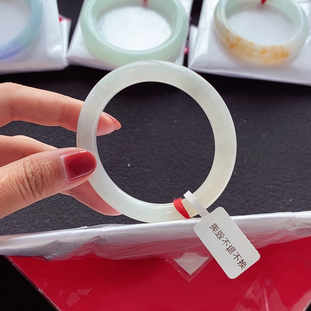 翡翠手镯未镶嵌53晴水