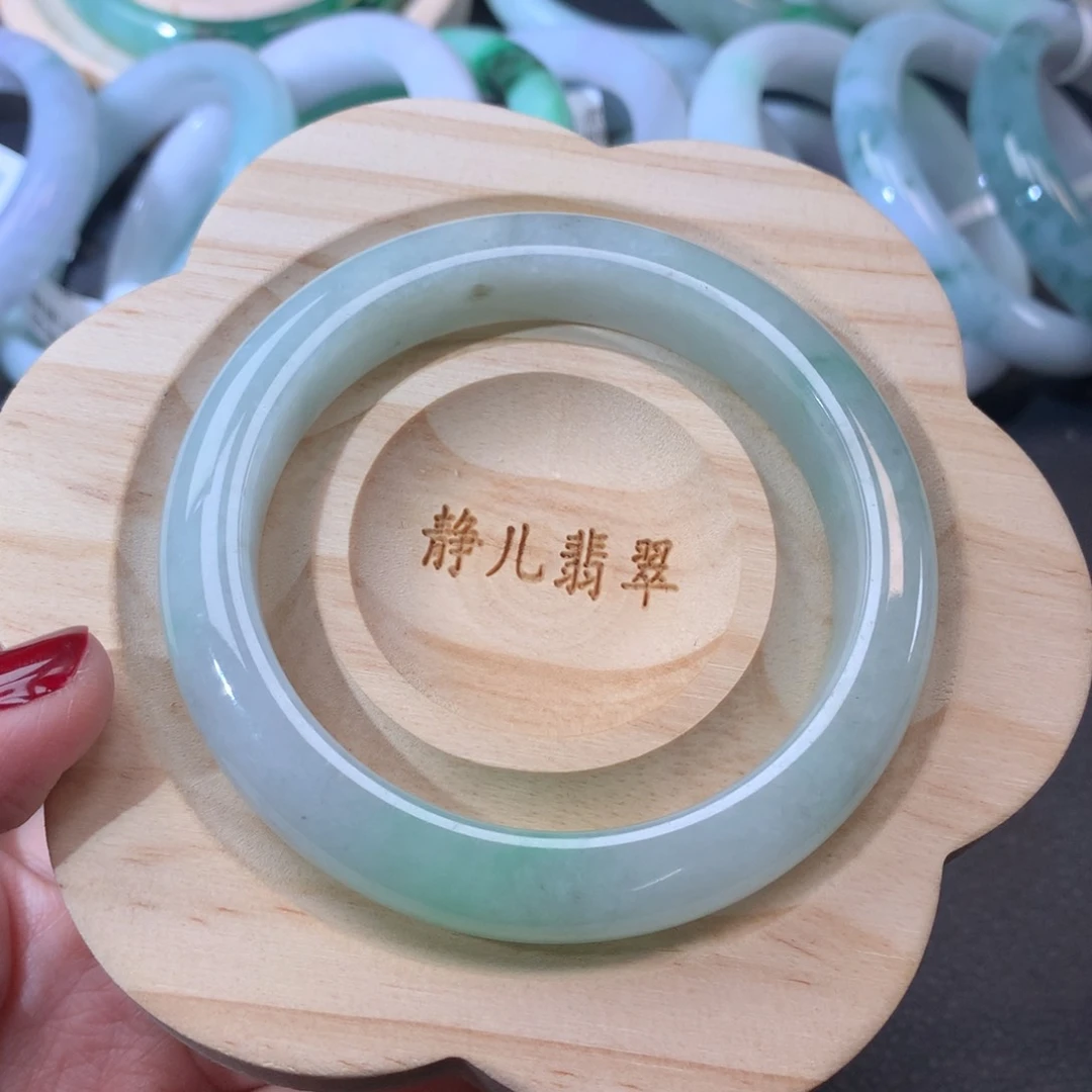 翡翠手镯未镶嵌56圈口