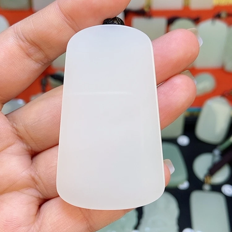 【闪购商品】颈饰未镶嵌和田玉