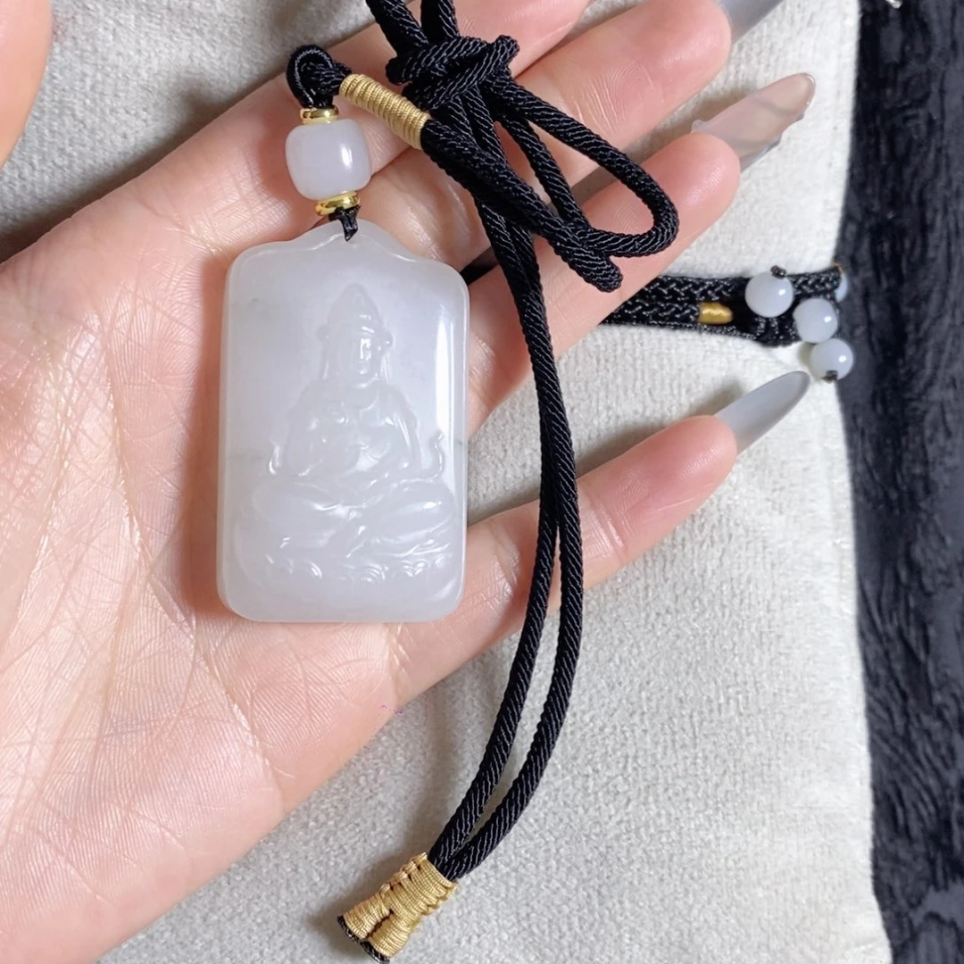 石英质玉颈饰未镶嵌