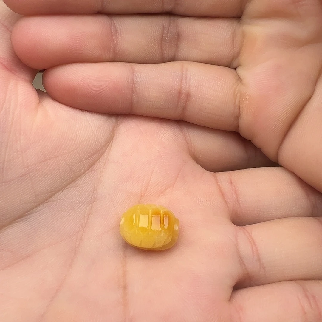 蜜蜡颈饰未镶嵌俏色富甲一方提溜吊坠