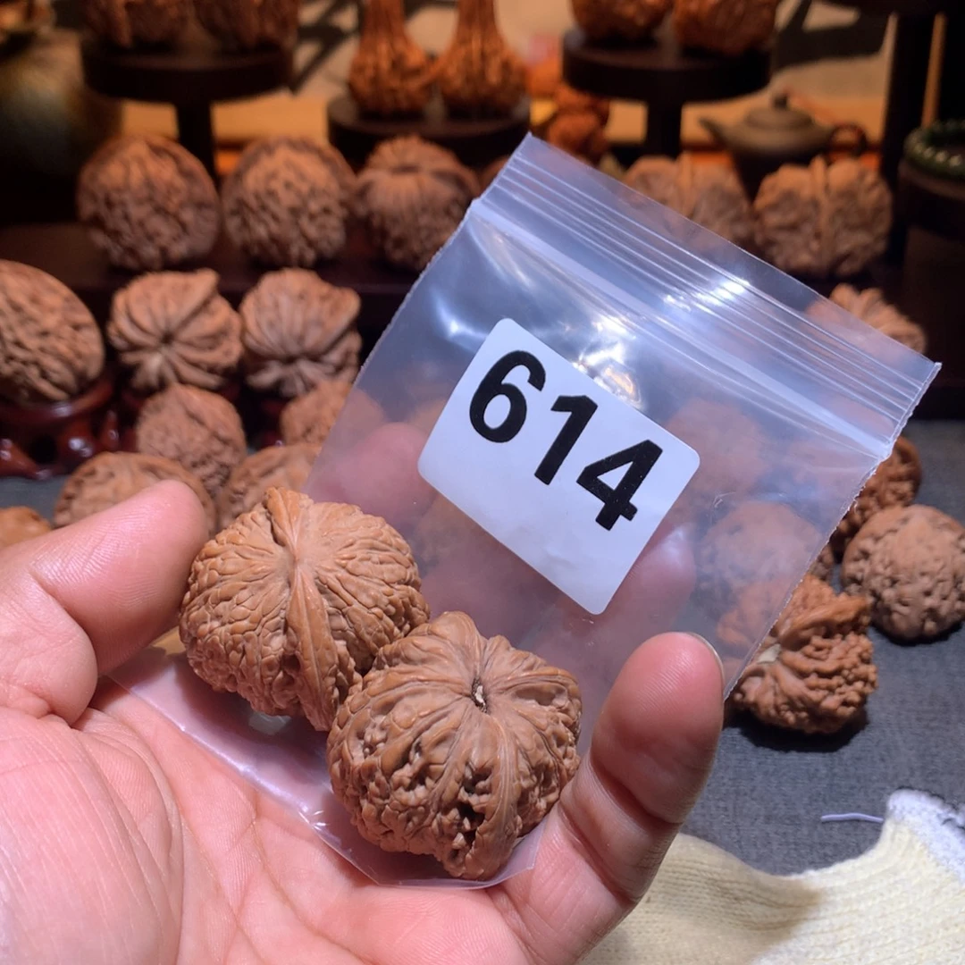 初***旧把件桃核狮子头614号