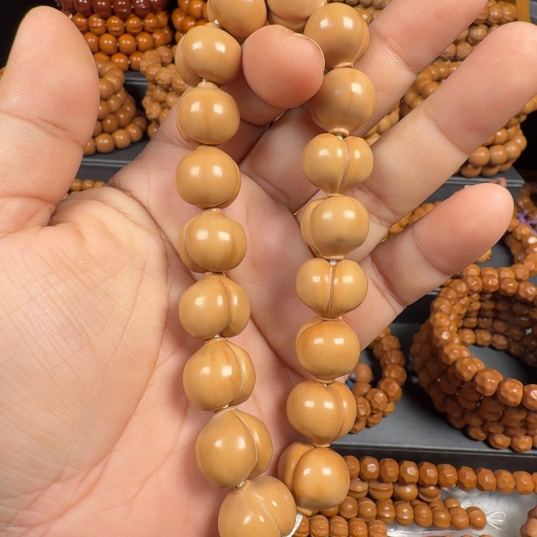 猴头核桃吊坠聚宝盆大屁桃