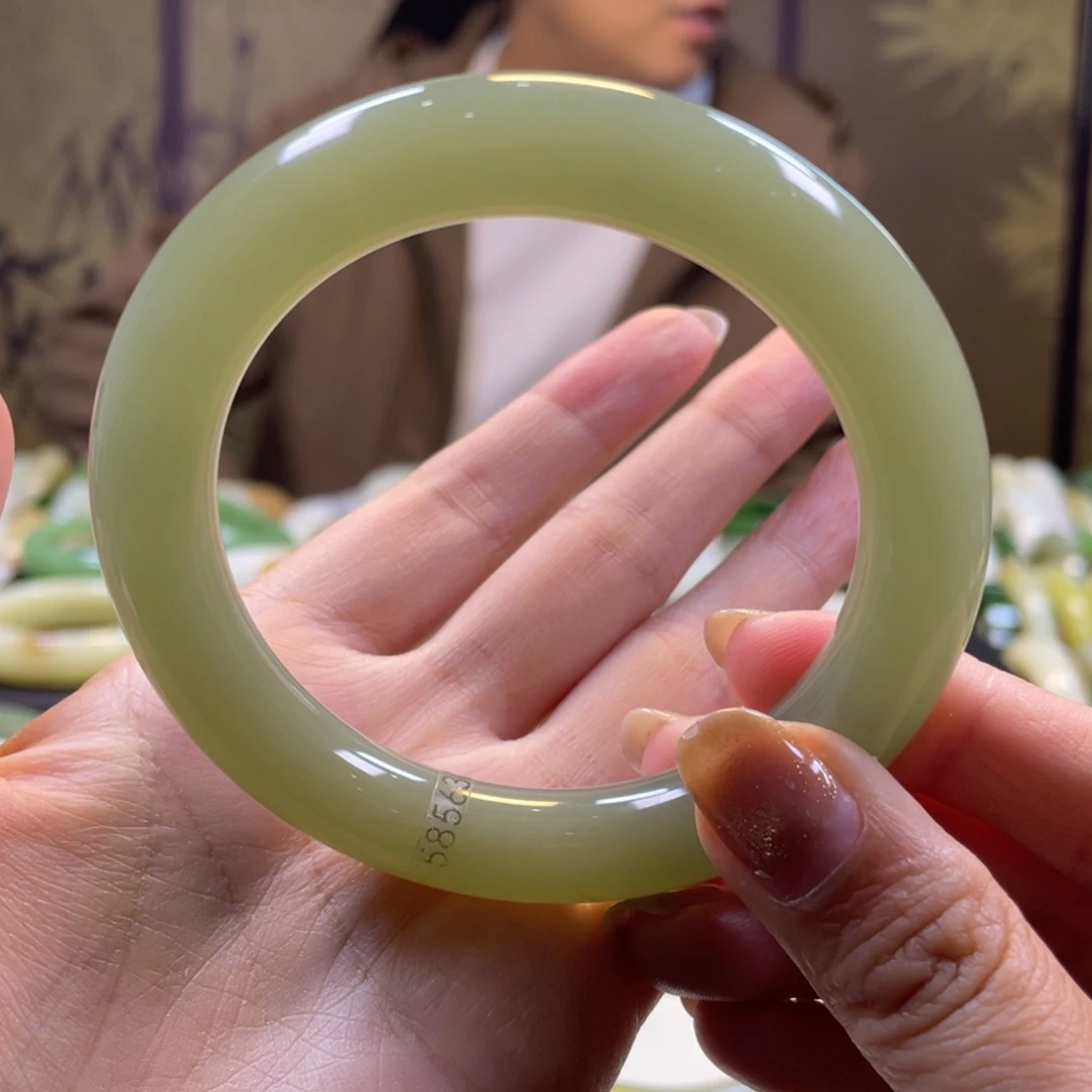 和田玉未镶嵌手镯58圆条