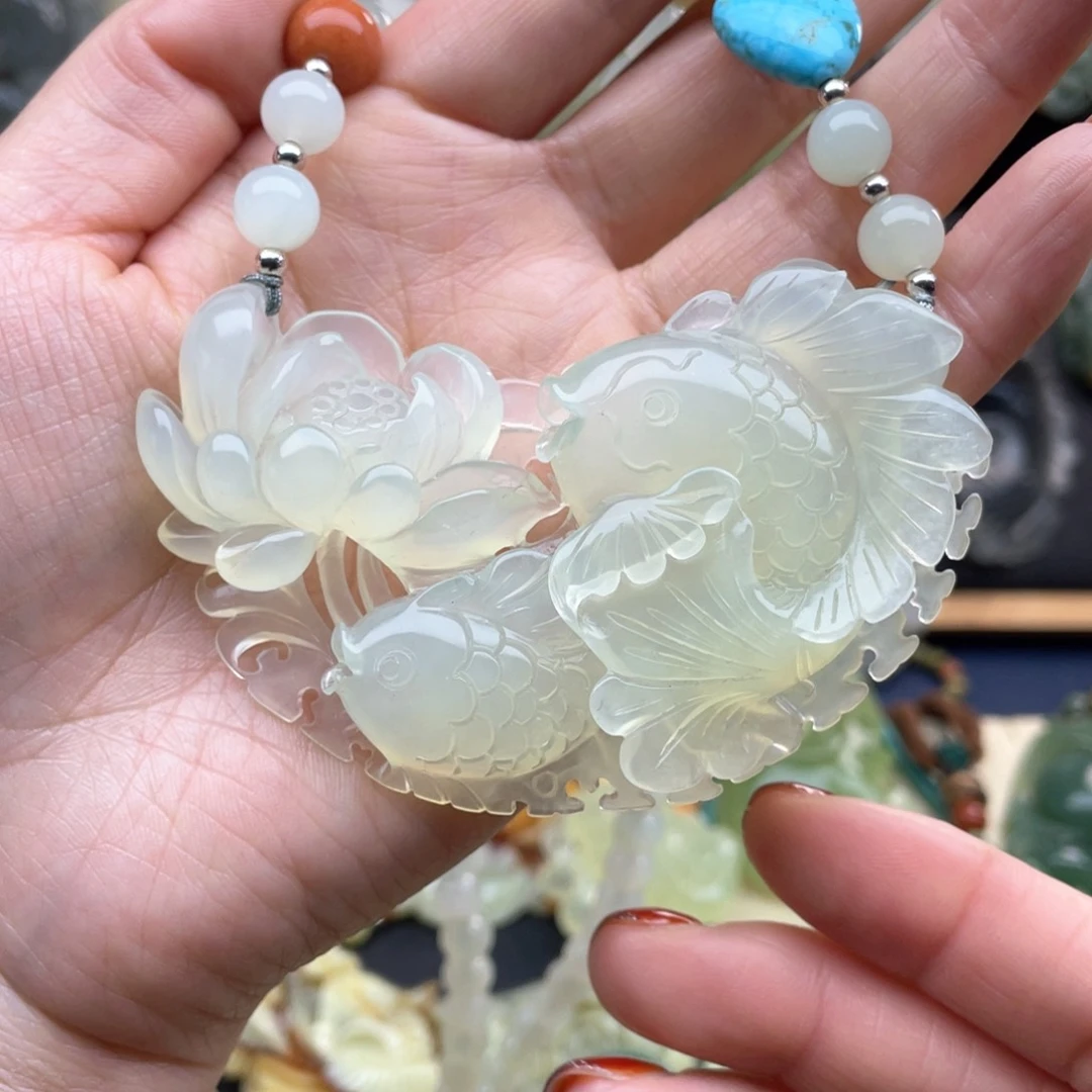 蛇纹石玉颈饰未镶嵌