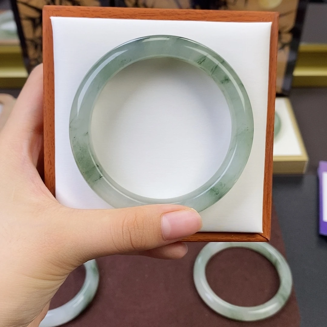 石英质玉手镯未镶嵌55 56