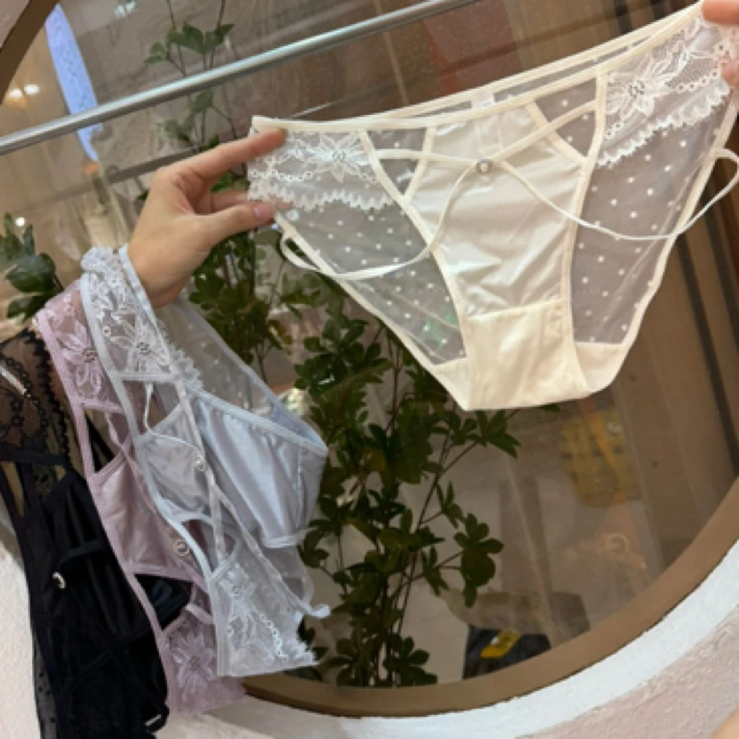 法式蕾丝女士性感透气低腰三角内裤时尚包臀设计