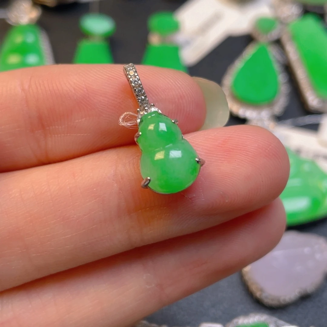 颈饰银S925镶嵌翡翠