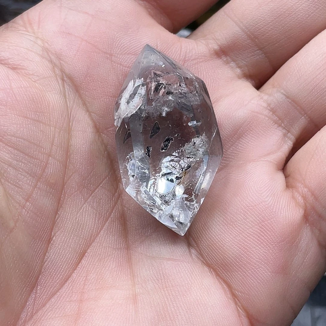 水晶闪灵水胆银S925镶嵌V**a
