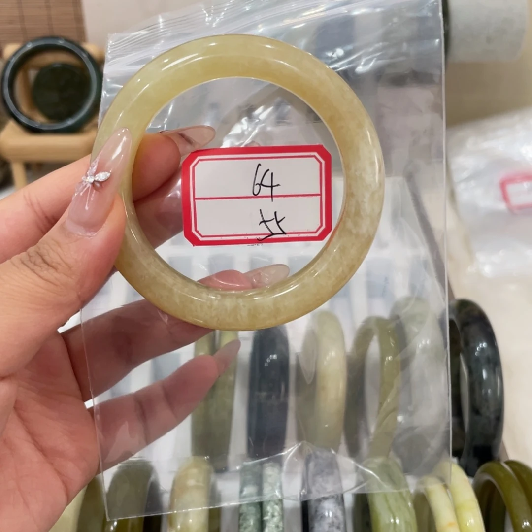 蛇纹石玉未镶嵌手镯?