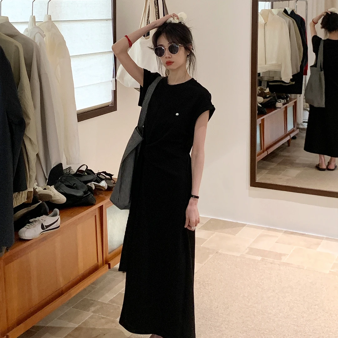 韩系黑色小飞袖设计感连衣裙女2025夏季新款收腰气质长裙子