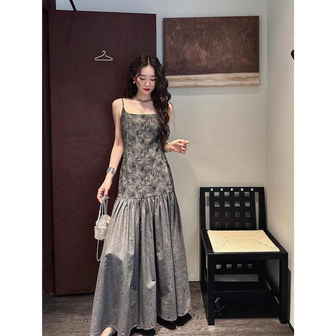 三吉黑花【与君歌】侘寂风连衣裙子2025新款今年流行夏季吊带长裙