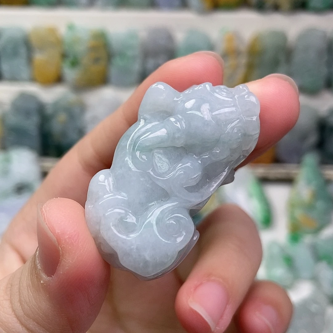 翡翠未镶嵌吊坠(赠链)
