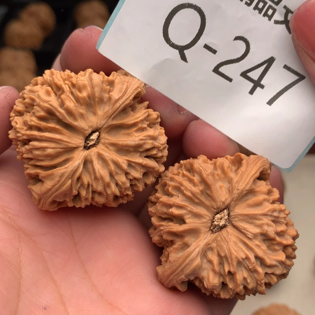 文玩核桃把件42南疆石………