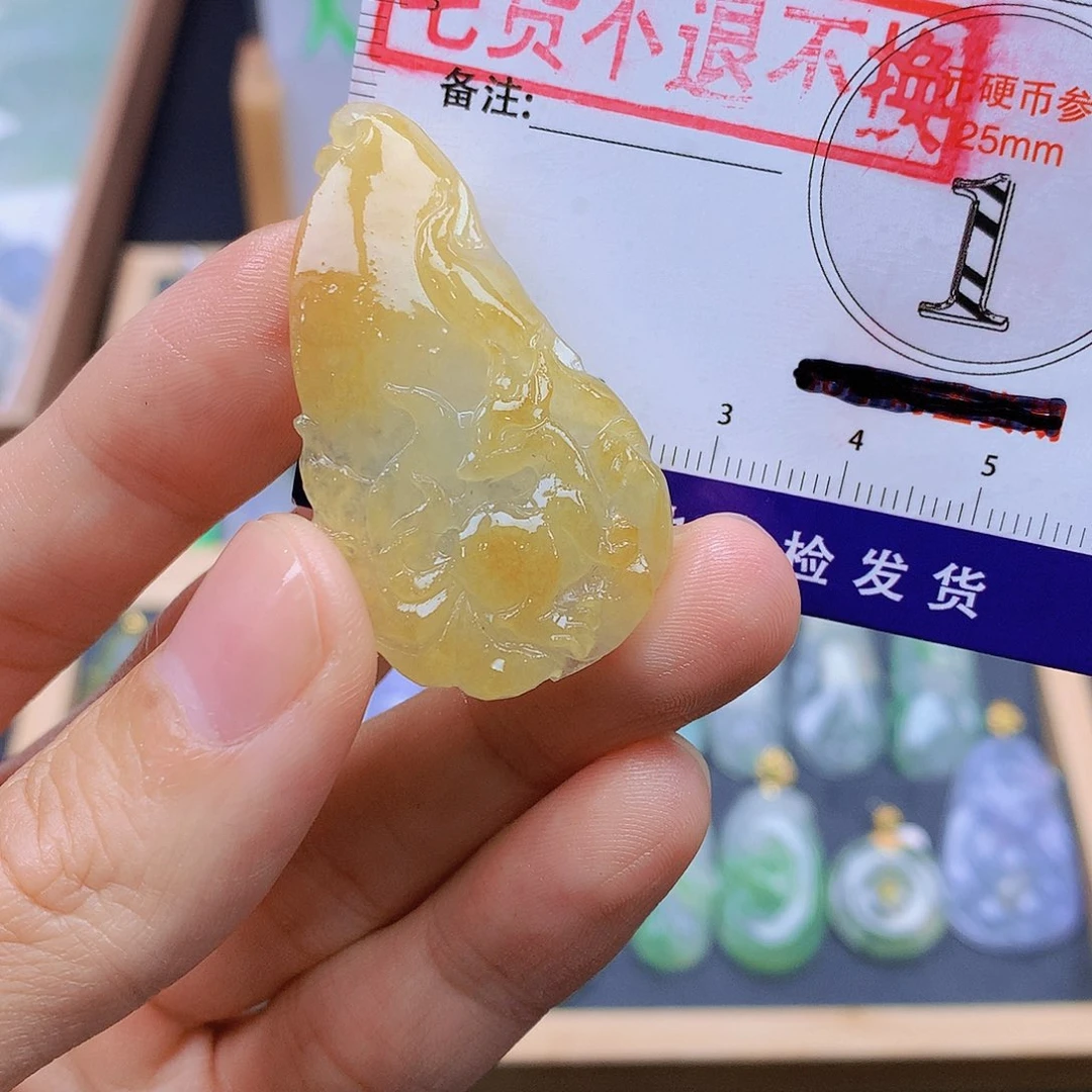 翡翠未镶嵌颈饰翡翠